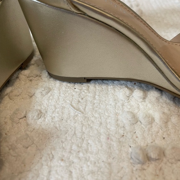 THE LIMITED Women’s size 6 1/2 wedge shoe - Picture 10 of 11